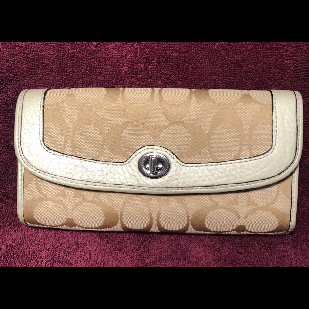 7 1/2” x 4” Clutch Coach Signature Wallet